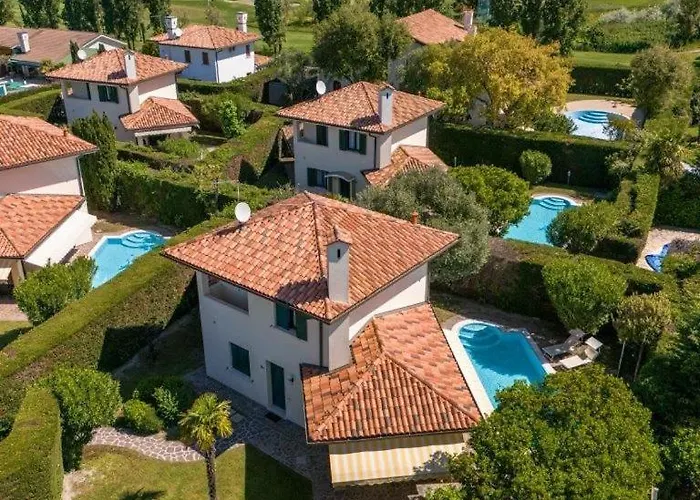 Faggio 14a فيلة Albarella Island